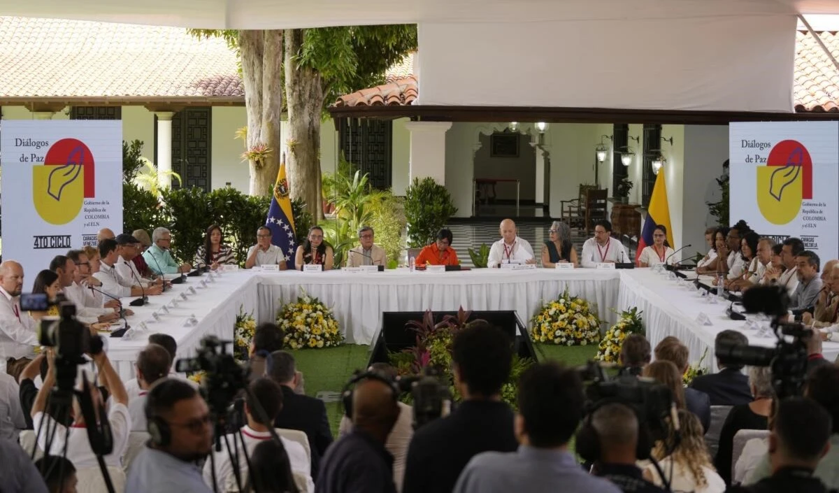 Durante las conversaciones fueron discutidas las medidas de alivio humanitario para las comunidades impactadas por el conflicto.