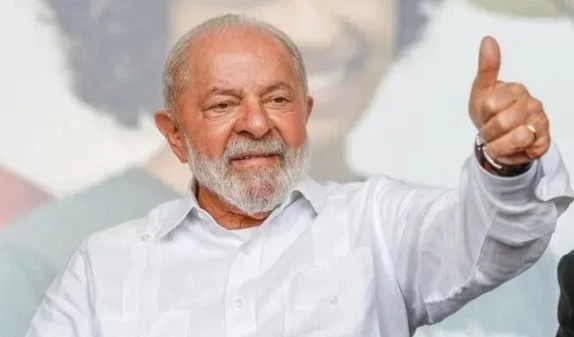 El pasado mes de abril, Lula delimitó seis porciones de tierras indígenas durante una inspección al Campamento Tierra Libre en Brasilia. El pasado mes de abril, Lula delimitó seis porciones de tierras indígenas durante una inspección al Campamento Tierra Libre en Brasilia.