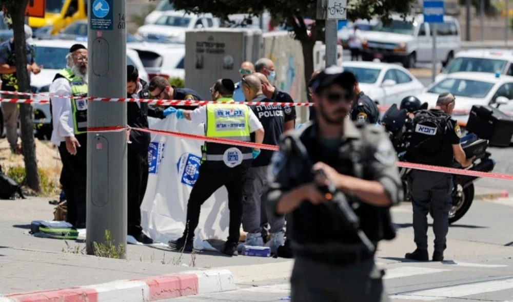 Tres colonos resultaron heridos en la operación con arma blanca en la Jerusalén ocupada.