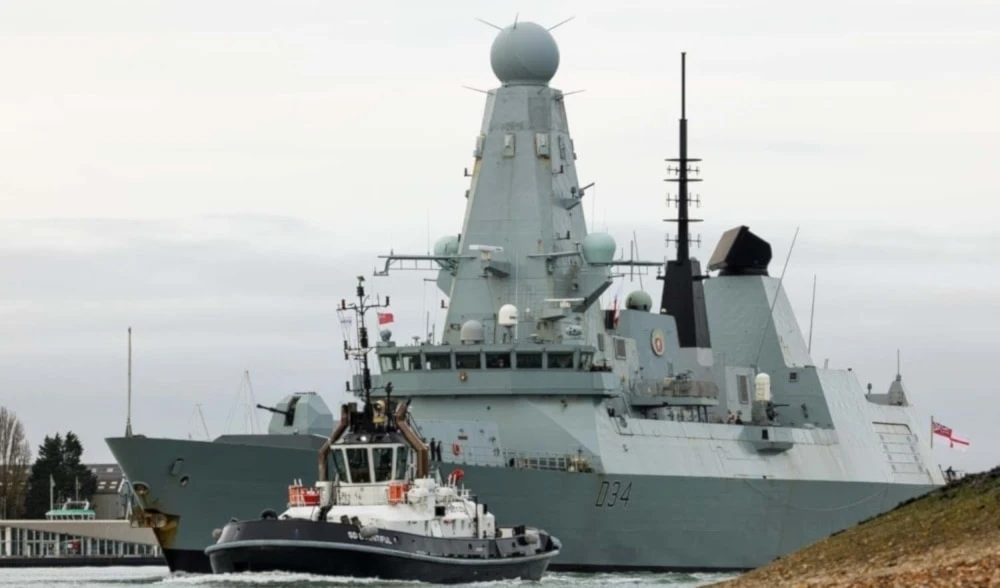 El buque HMS Diamond, de la marina británica, participa en la coalición contra Yemen en el mar Rojo.
