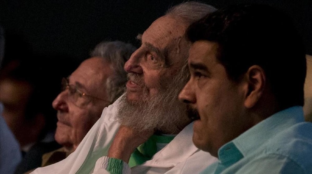 El presidentre de Venezuela, Nicolás Maduro Moros, asiste a un acto en Cuba con los líderes históricos Fidel y Raúl Castro Ruz. (Foto histórica).