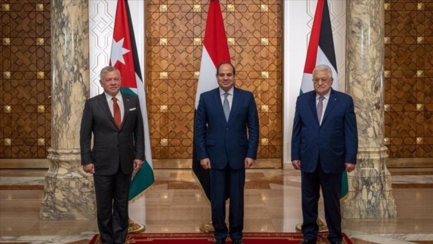 Líderes de Jordania, Egipto y Palestina reunidos en Aqaba. 