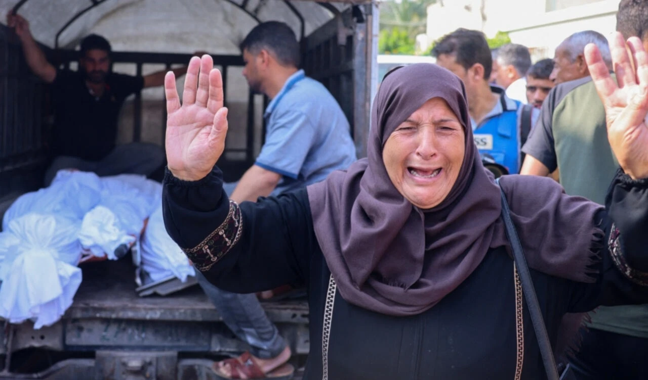 Miles de mujeres palestinas fueron asesinadas y otro gran número lloran la muerte de sus hijos, esposo y familiares.