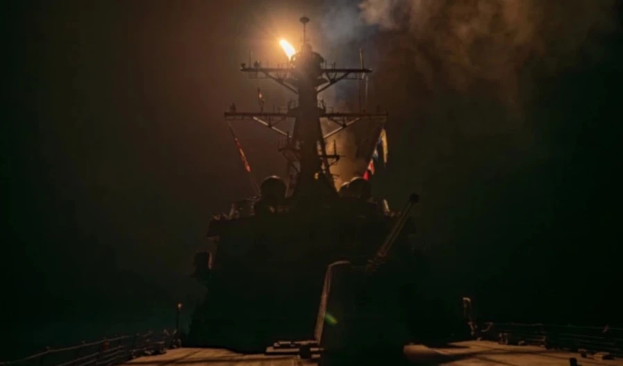 Fuerzas conjuntas de diez países, liderados por EE.UU. y Reino Unido, iniciaron el viernes una serie de ataques contra Yemen desde el Mar Rojo.