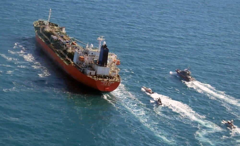 Fuerzas yemenitas detienen a barco extranjero en el mar Rojo en dirección a puertos de la Palestina ocupada. 