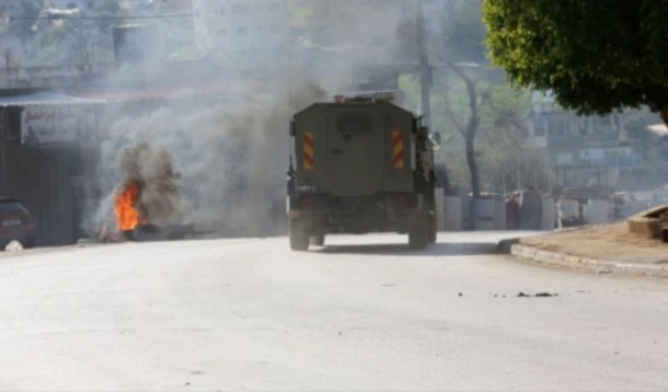 Las fuerzas enemigas irrumpieron en varios puntos de la Cisjordania ocupada. Las fuerzas enemigas irrumpieron en varios puntos de la Cisjordania ocupada.