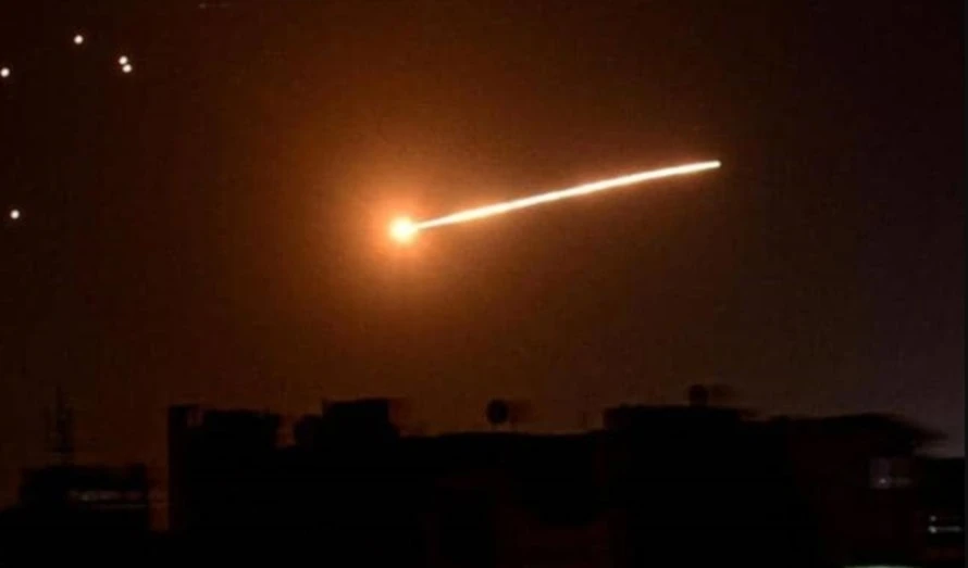 El ataque partió desde el Golán sirio ocupado contra varios puntos en las afueras de Damasco y causó daños materiales.