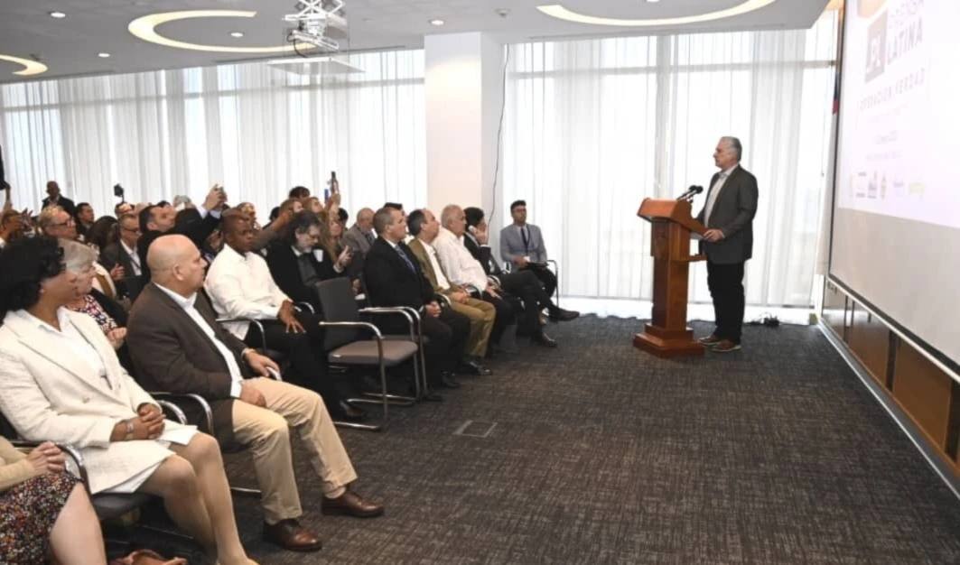 Presidente de Cuba resaltó quehacer de periodistas en Palestina.