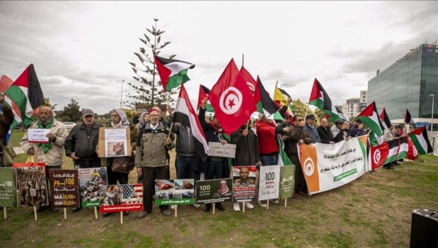 Manifestación en apoyo a Gaza frente embajada de EE.UU. en Túnez