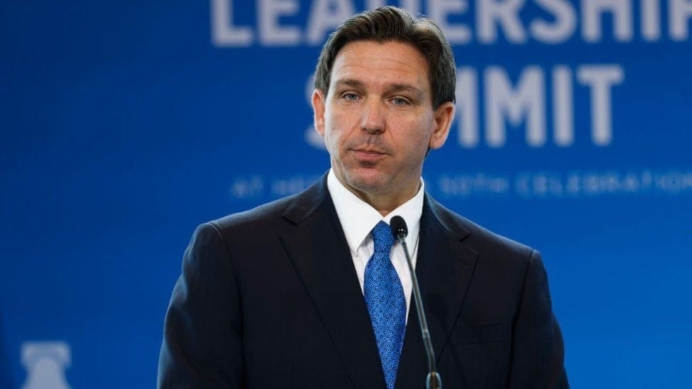 DeSantis ofreció su apoyo al expresidente estadounidense Donald Trump. 