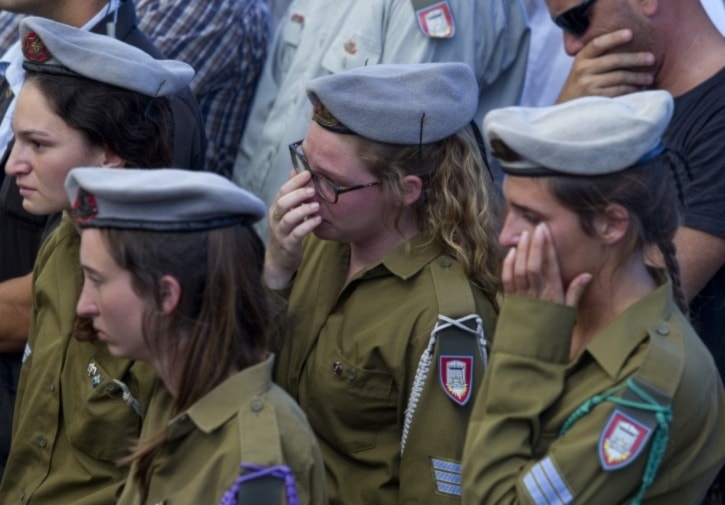 Mujeres soldados se niegan a realizar servicio militar en la frontera