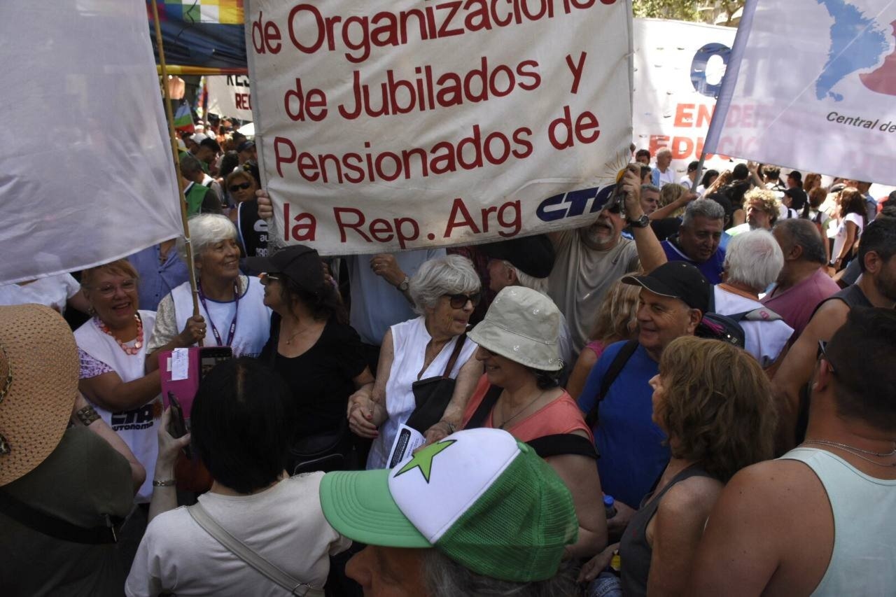 Paro En Argentina Rechazó Medidas Del Ultraderechista Javier Milei | Al ...