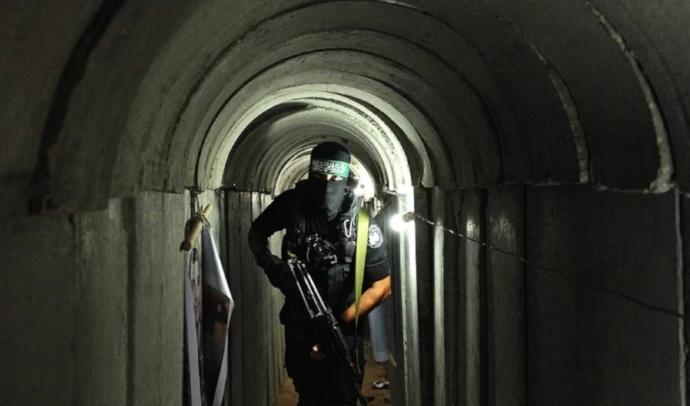 Los túneles se extienden por más de 300 millas debajo de la Franja de Gaza.