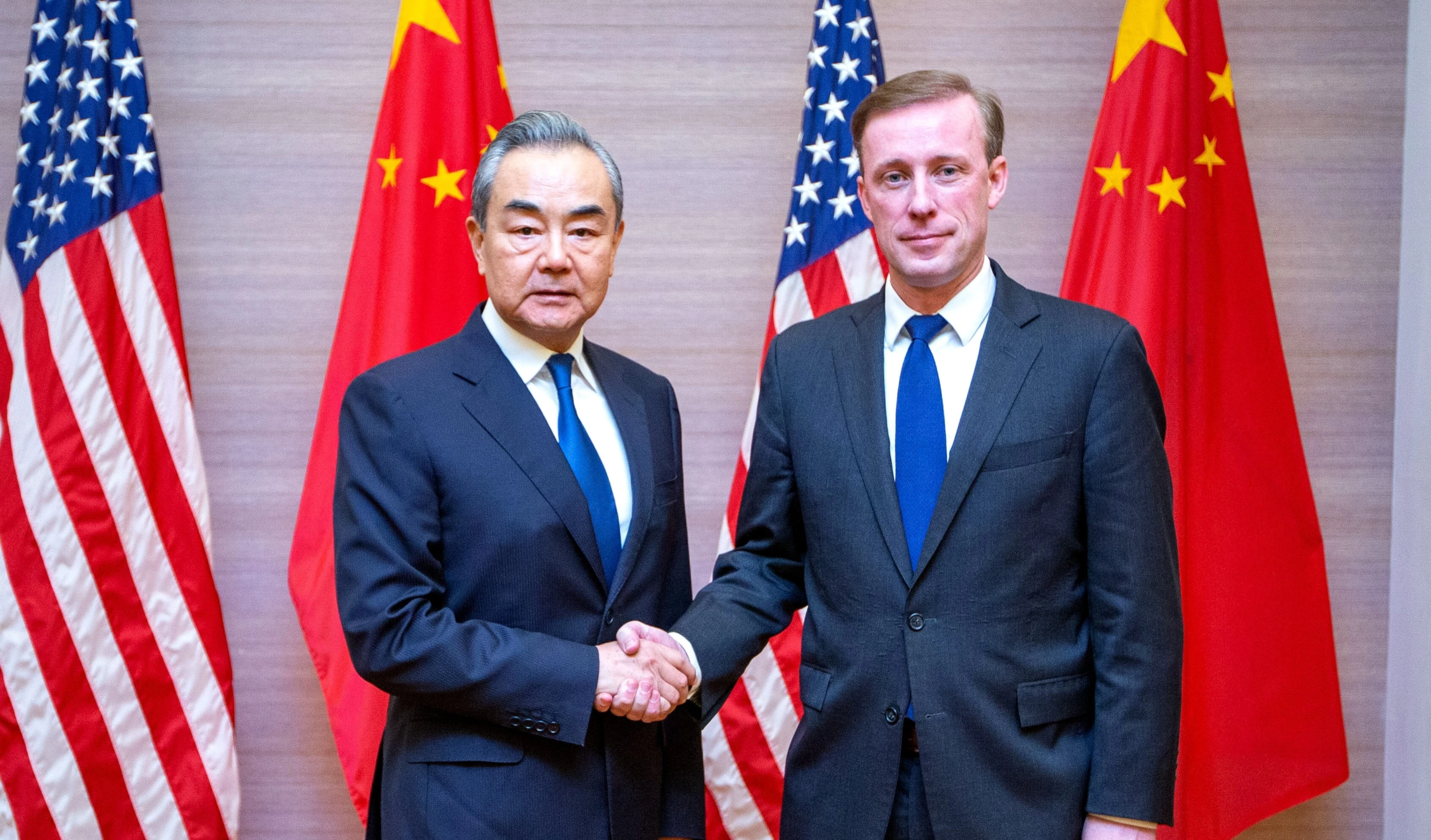 China y EE.UU. retoman conversaciones en Tailandia.