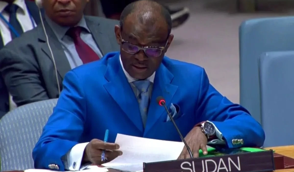 El embajador de Sudán ante las Naciones Unidas, Al-Harith Idris. El embajador de Sudán ante las Naciones Unidas, Al-Harith Idris.