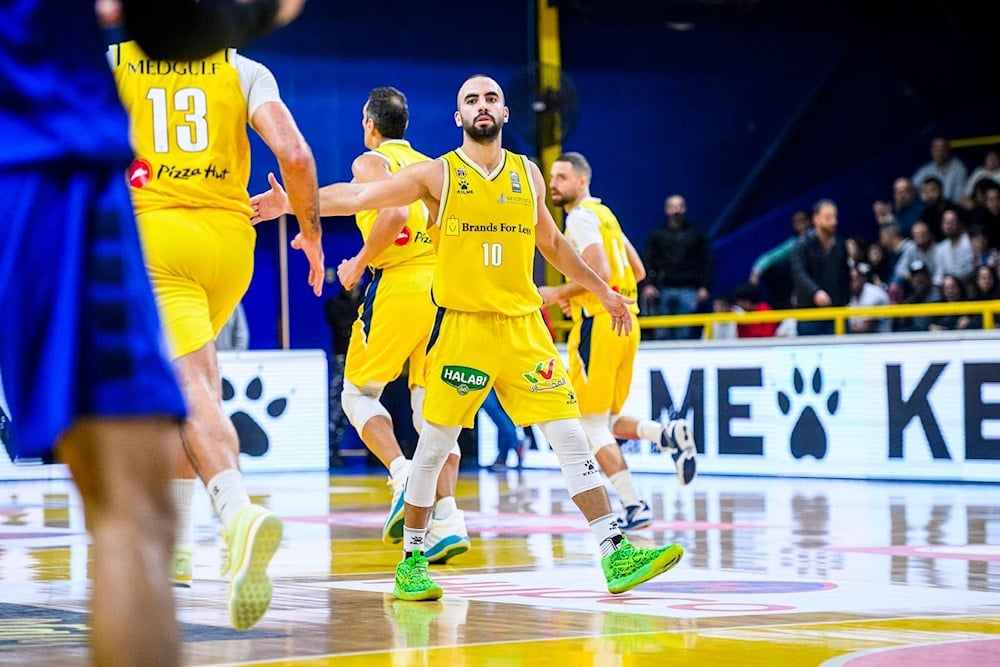 Campeón Al Riyadi vence a Mayrouba y destaca en baloncesto de Líbano.