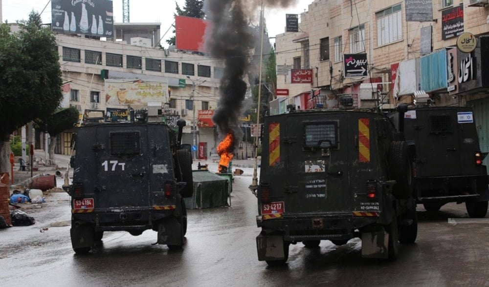 Las fuerzas enemigas irrumpieron en Nablus desde varios frentes.  