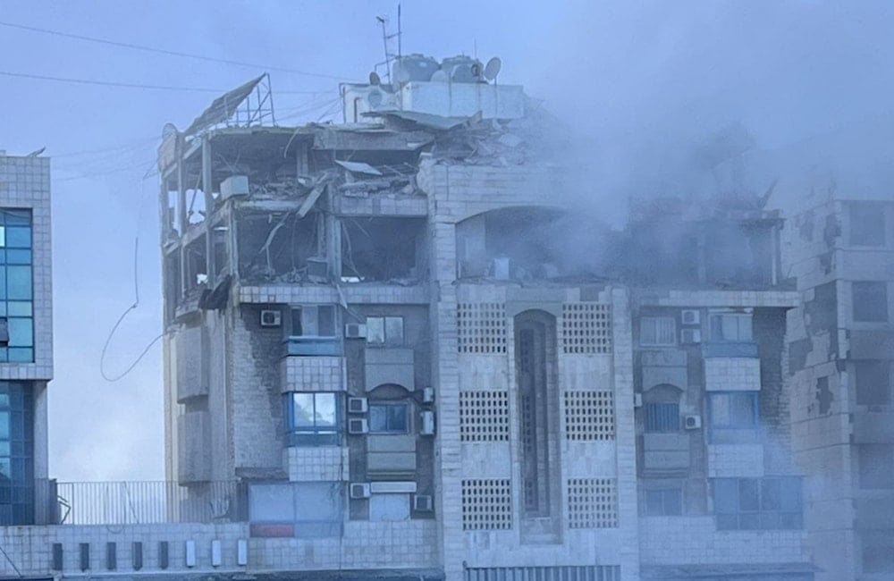 Impacto de los misiles lanzados por los cazas israelíes contra edificios en Líbano.