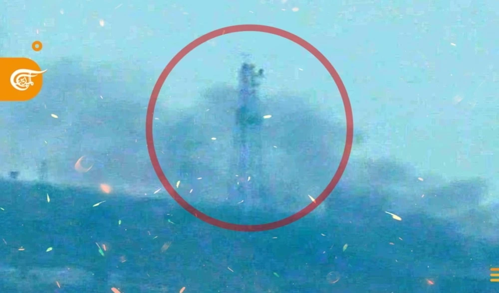 Incendios en  Ras Naqoura, el sitio donde Hizbollah atacó el tanque israelí. (Foto: Al Mayadeen)