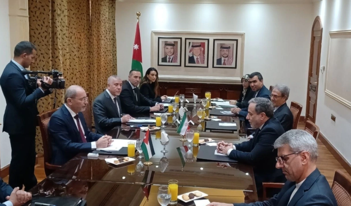 Encuentro entre los ministros de Asuntos Exteriores de Irán y Jordania, en Amán. Encuentro entre los ministros de Asuntos Exteriores de Irán y Jordania, en Amán.