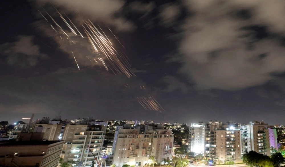 La operación iraní tuvo como objetivo bases de ocupación en lo profundo de la Palestina ocupada. 1 de octubre de 2024 (Foto: Reuters)