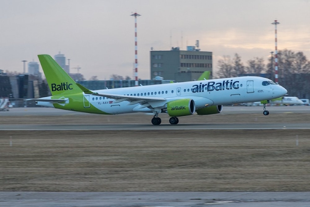 Aerolíneas extienden suspensión de vuelos a 