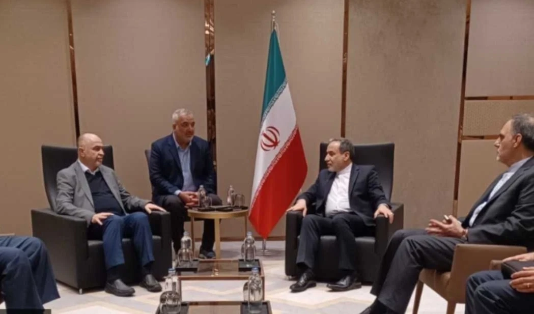 Canciller de Irán dialoga con una delegación de Hamas en Turquía.