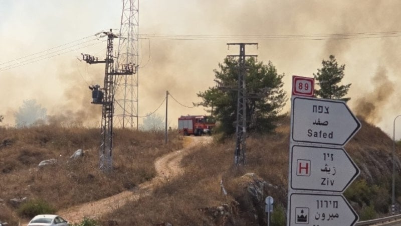 Hizbullah de Líbano dispara centenar de misiles hacia bases israelíes.