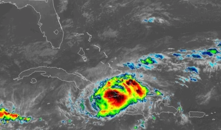 Tormenta tropical Oscar deja fuertes vientos y lluvias al este de Cuba. Foto: Ismet. Tormenta tropical Oscar deja fuertes vientos y lluvias al este de Cuba. Foto: Ismet.