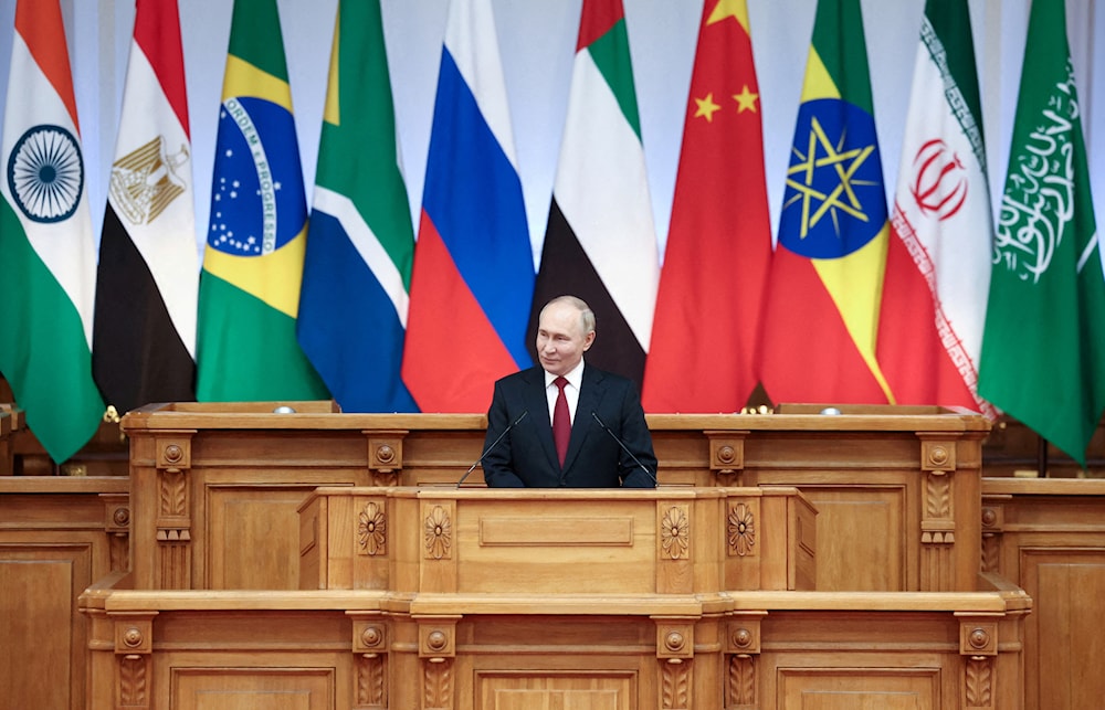 SEsiona en Kazán, Rusia, cumbre del grupo BRICS.