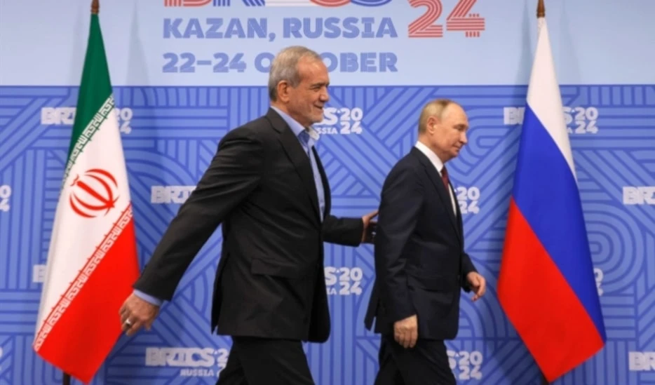 Presidente de Rusia, Vladimir Putin, y su homólogo de Irán, Masoud Pezeshkian, en Cumbre Brics en Kazán, Rusia.