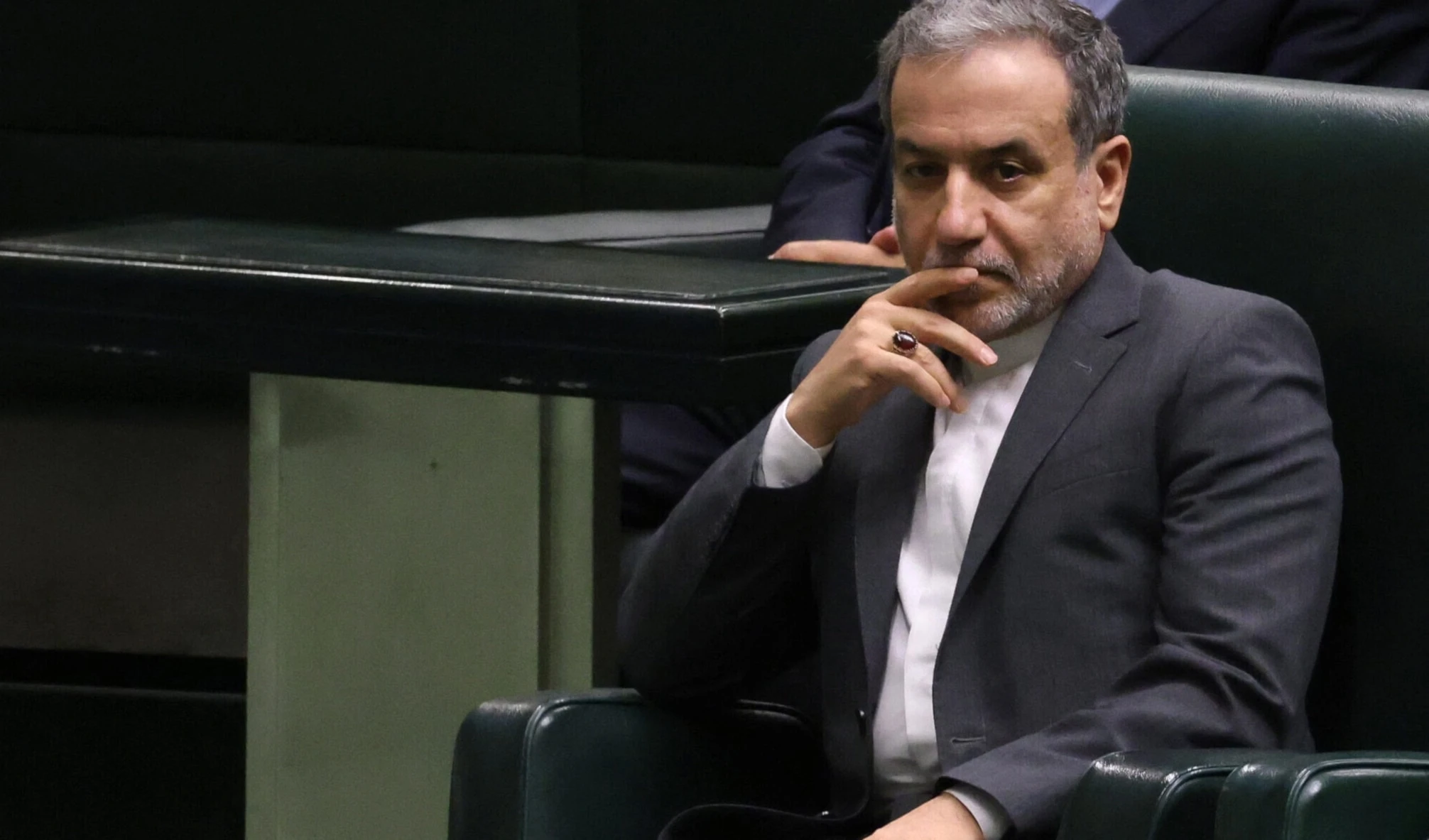 Araqchi: "La agresión israelí expone a un gran peligro la seguridad de la región y del mundo"