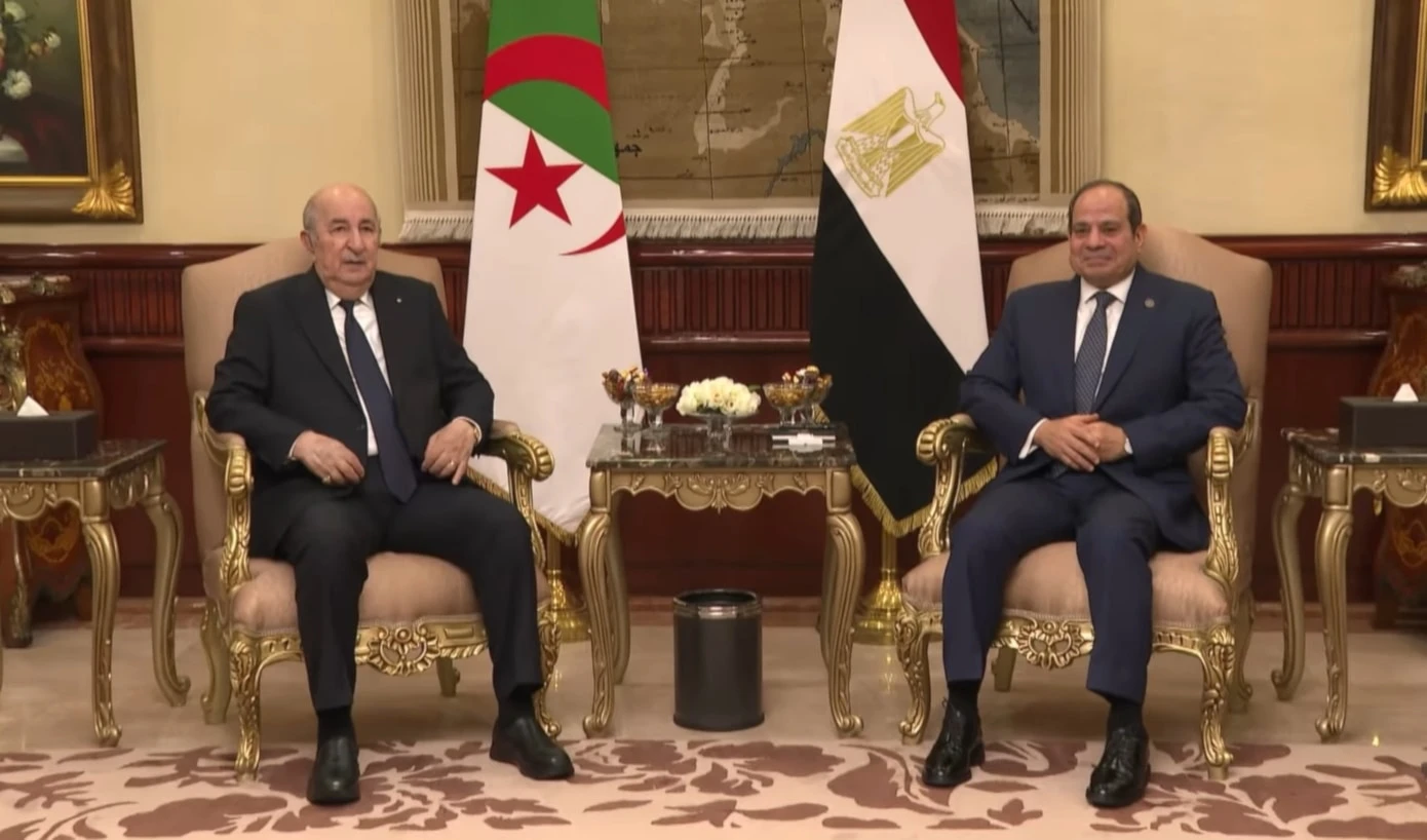 El presidente argelino, Abdelmadjid Tebboune, y su homólogo egipcio, Abdel Fattah El-Sisi, durante un reciente encuentro. El presidente argelino, Abdelmadjid Tebboune, y su homólogo egipcio, Abdel Fattah El-Sisi, durante un reciente encuentro.