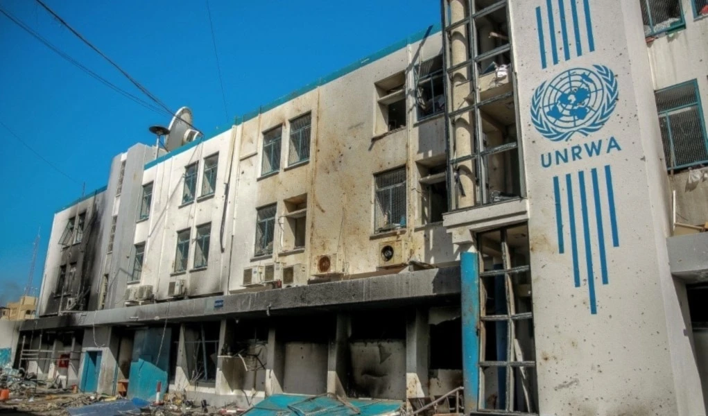 Centro de la UNRWA fue blanco del ejército de ocupación israelí durante agresión a la Franja de Gaza (Foto: AFP)