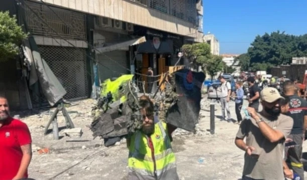 El ataque israelí en el área de Bashoura, en Beirut, apuntó al centro de defensa civil y dejó a su personal muertos o heridos. Foto: AFP
