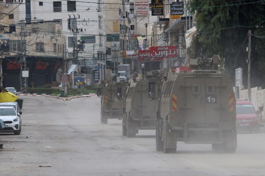 Vehículos militares israelíes invadieron las localidades de Tell, Beita y Burin en la gobernación de Nablus.