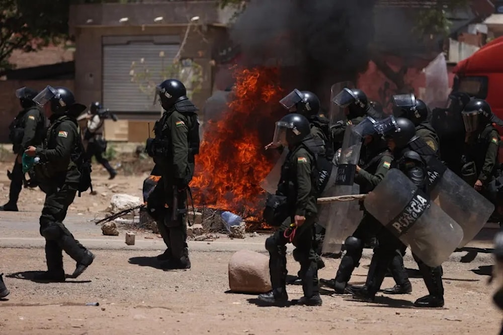 Fuerzas policiales y militares avanzan hacia los puntos de bloqueo.