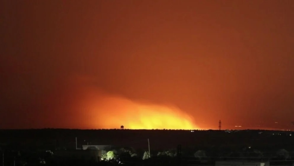 Bombardean base de EE. UU. en el campo “Al-Omar” en Deir ez-Zor, Siria