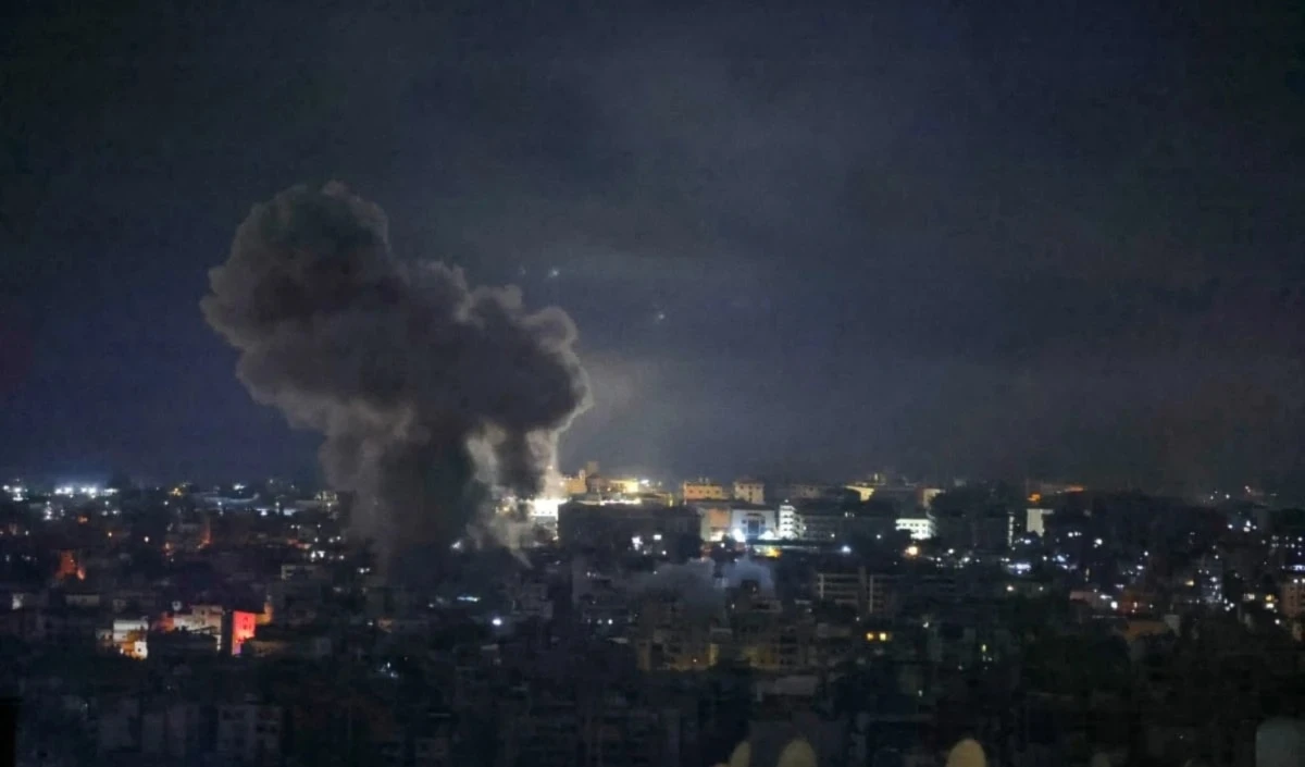 Agresión aérea israelí al suburbio sur de Beirut.