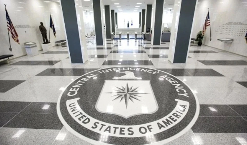 Funcionario de EE. UU. en tribunales por filtrar documentos