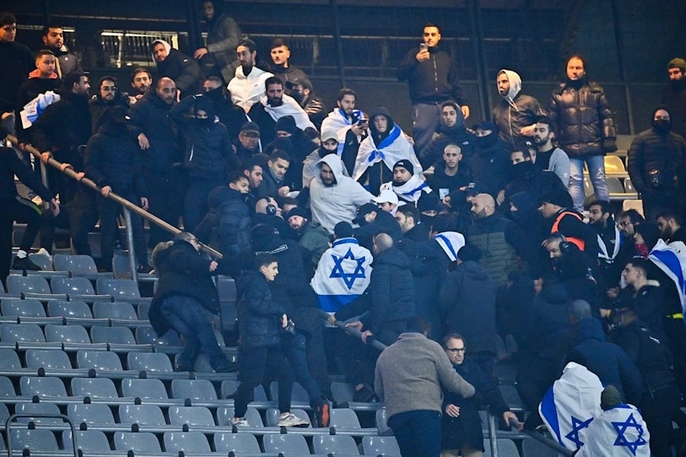 Videos difundidos en redes sociales muestran a los hinchas israelíes generando disturbios y agrediendo físicamente a varios aficionados franceses.