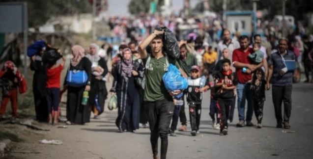 Fuerzas de ocupación obligaron a miles de familias a huir del norte de Gaza hacia Salah al-Din (Foto: Getty)