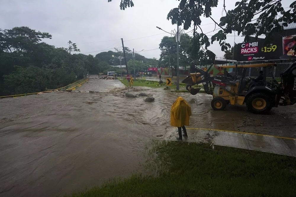 Venezuela muestra solidaridad con Centroamérica por tormenta Sara. Foto: AP. 