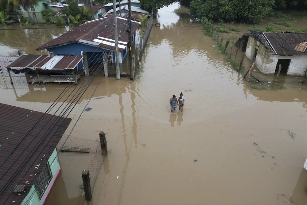 Tormenta tropical Sara mantiene en vilo a Centroamérica. Foto: AP. 