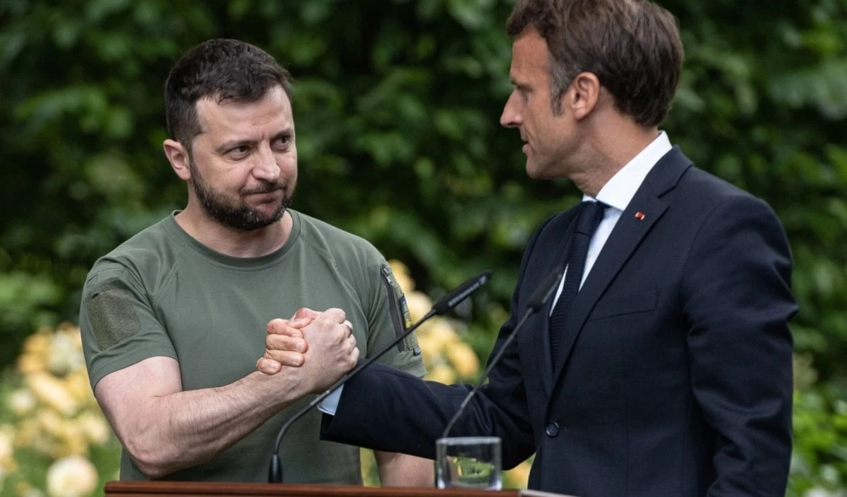 Francia: Permitir a Kiev atacar objetivos militares dentro de Rusia es una opción sobre la mesa.