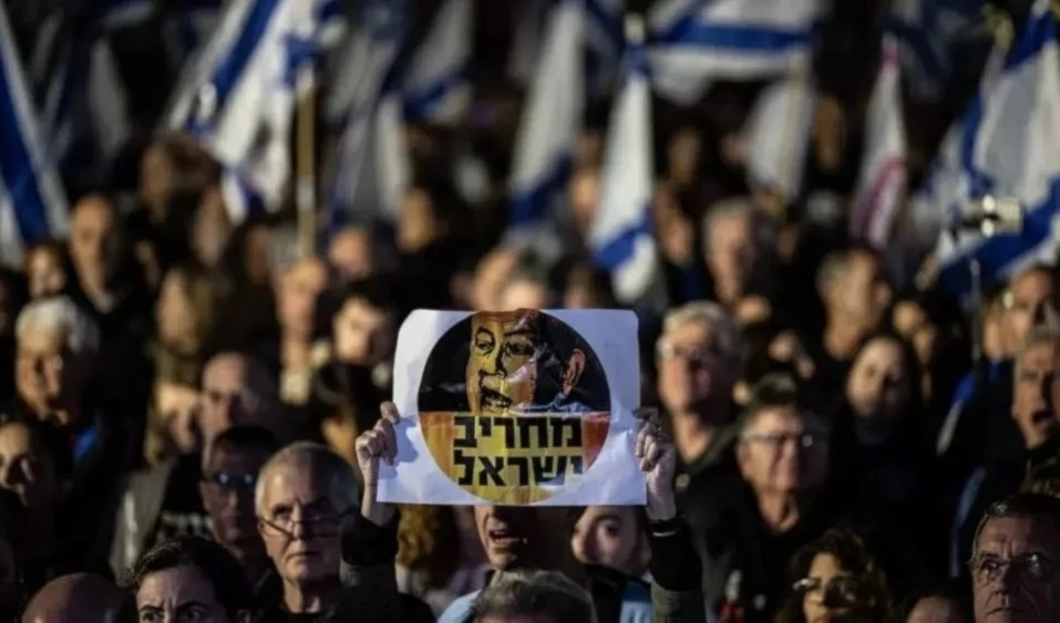 Manifestaciones en "Tel Aviv" exigen disolución de la Knesset y la celebración de comicios anticipados. Manifestaciones en "Tel Aviv" exigen disolución de la Knesset y la celebración de comicios anticipados.