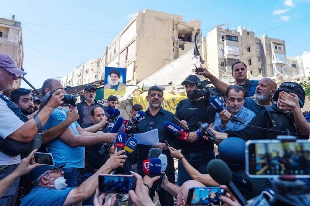 Escenas de una gira mediática realizada por el comandante mártir Muhammad Afif por el suburbio sur de Beirut para exponer los crímenes israelíes contra los civiles.