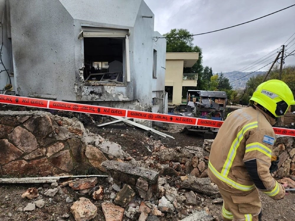 La ciudad de Karmiel también fue impactada por al menos 25 cohetes lanzados desde Líbano.