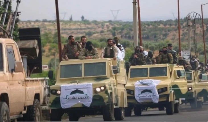 Vehículos y fuerzas del grupo terrorista Hayat Tahrir al-Sham en Siria. Vehículos y fuerzas del grupo terrorista Hayat Tahrir al-Sham en Siria.