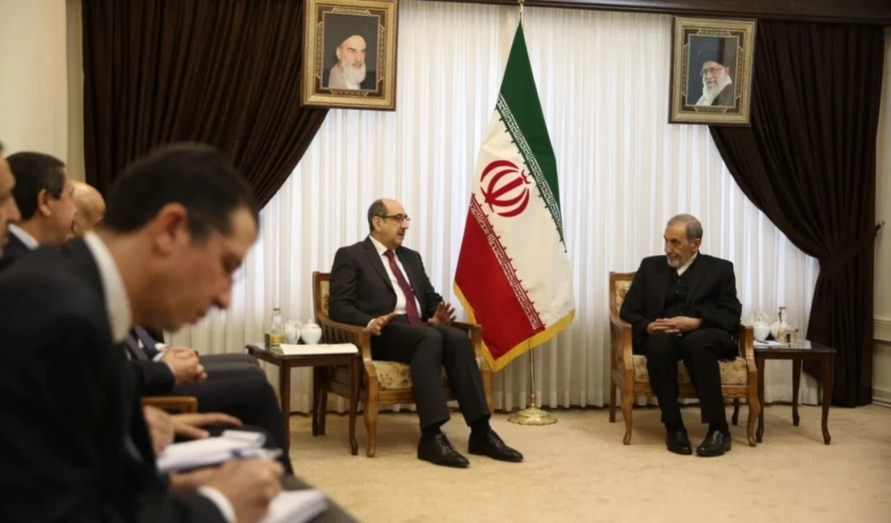 Velayati a Al-Sabbagh: "No hay más remedio que la resistencia contra los enemigos comunes de Irán y Siria" (IRNA)